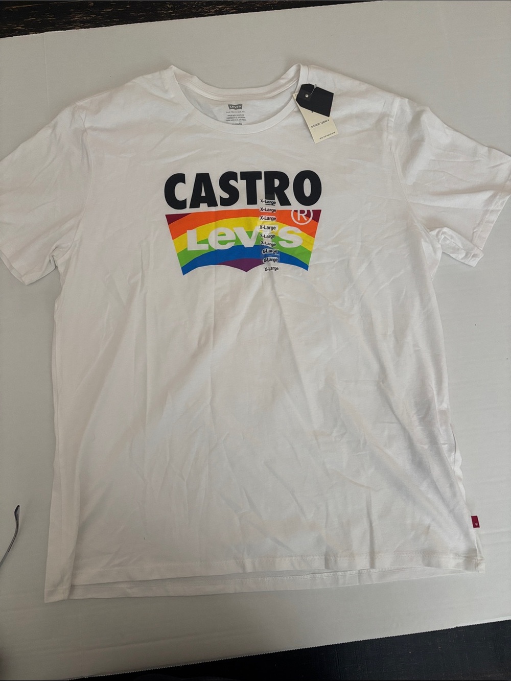 Levi’s Castro Rainbow Logo Graphic T-Shirt Men’s XL White NWT